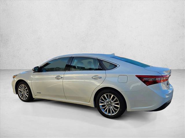 Used 2018 Toyota Avalon Limited image 4