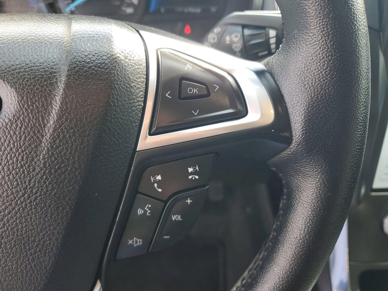 Certified 2024 Ford Edge Titanium image 22