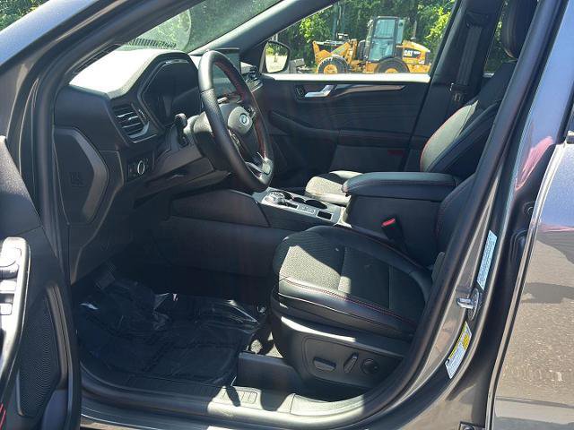 Certified 2025 Ford Escape ST-Line w/ Equipment Group 301A image 12