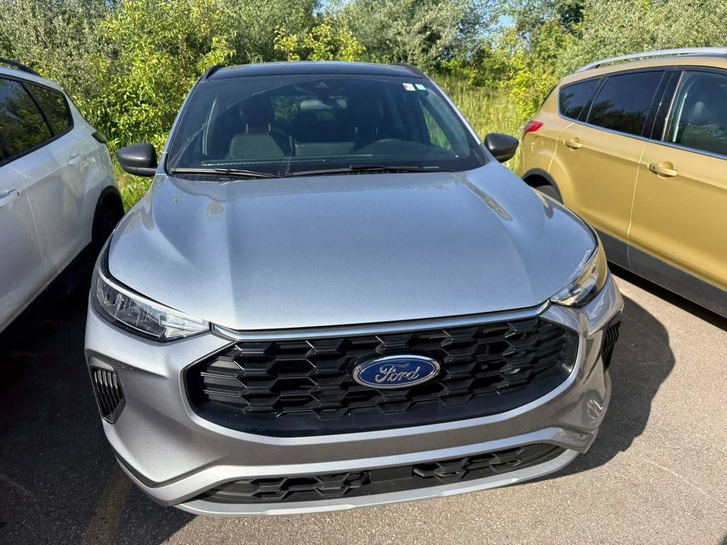Certified 2024 Ford Escape ST-Line w/ Tech Pack #1 AWD/4WD image 2