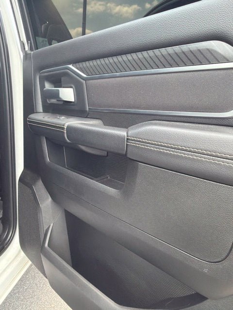 Used 2025 RAM 2500 Big Horn AWD/4WD image 19
