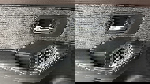 Used 2023 Nissan Rogue SV image 5