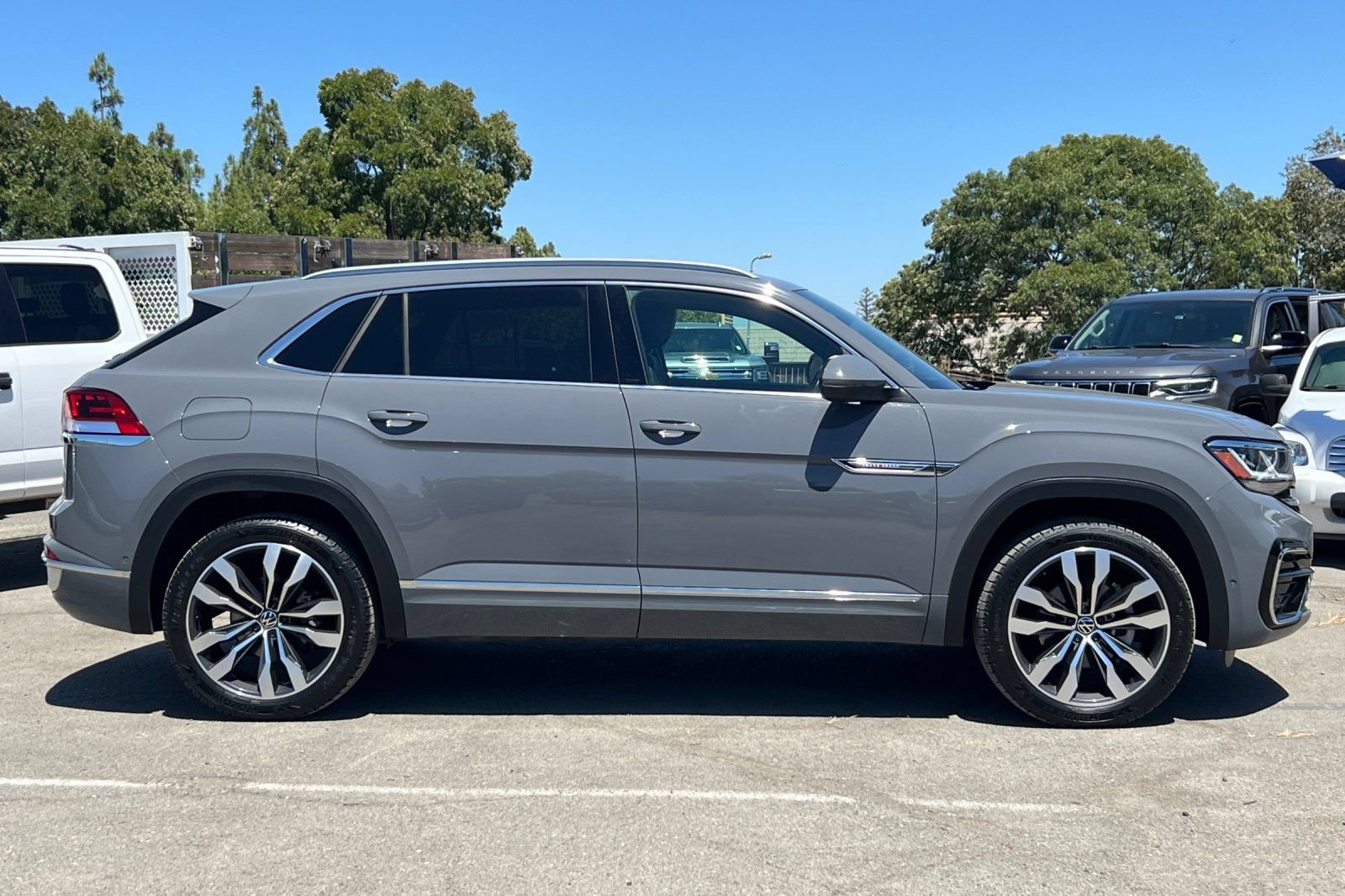 Used 2021 Volkswagen Atlas Cross Sport SEL Premium R-Line AWD/4WD image 3
