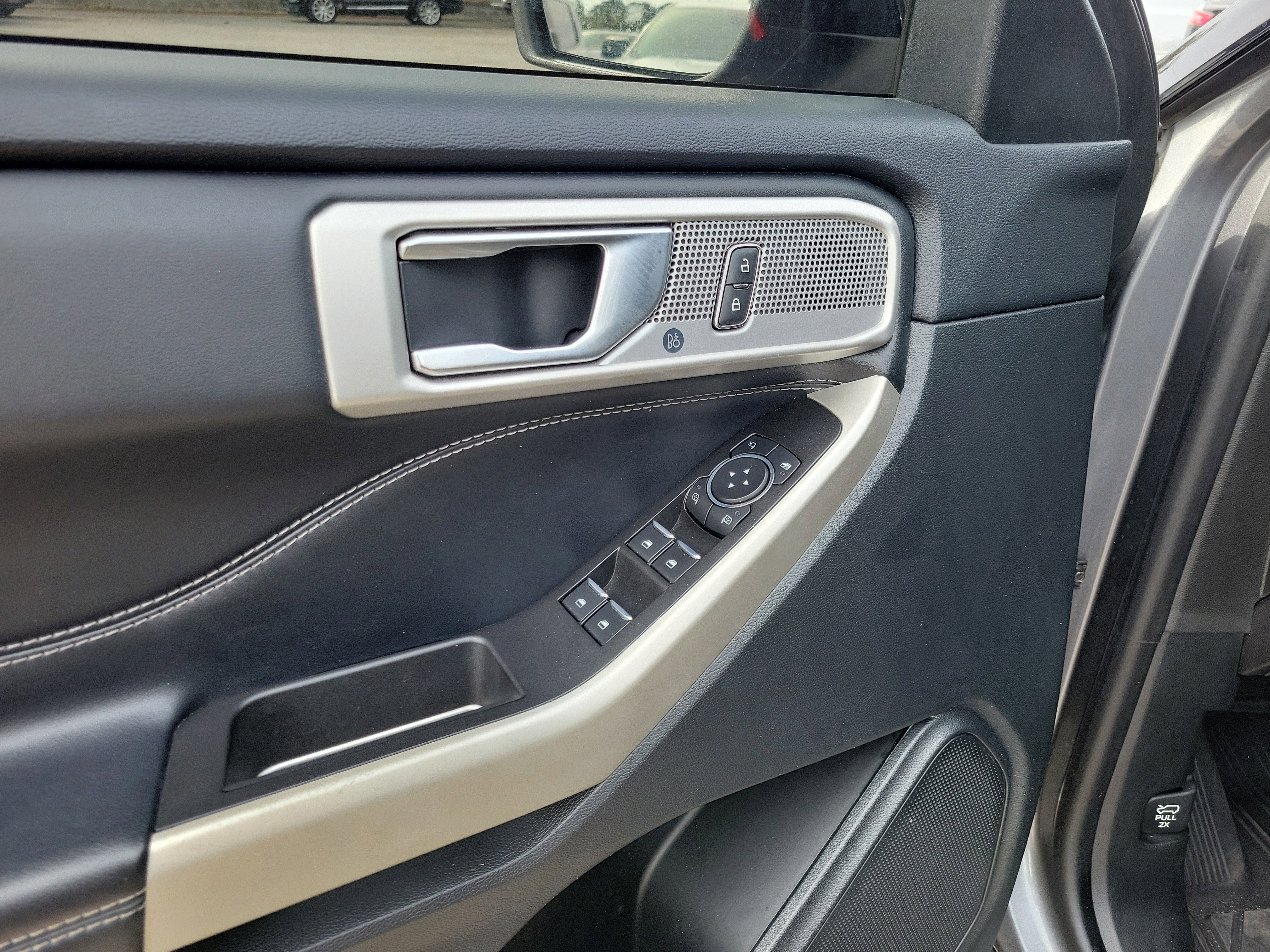 Certified 2022 Ford Explorer Limited image 6