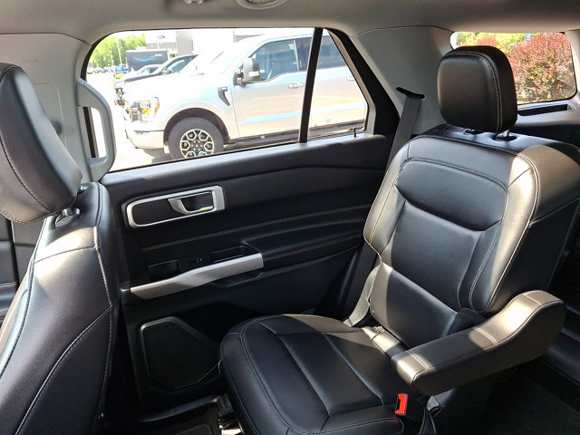 Certified 2023 Ford Explorer XLT w/ Equipment Group 202A AWD/4WD image 18