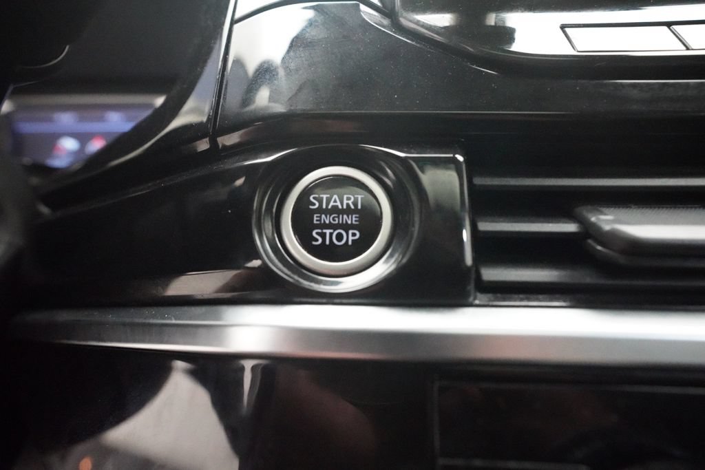 Used 2022 Nissan Pathfinder SL AWD/4WD image 30