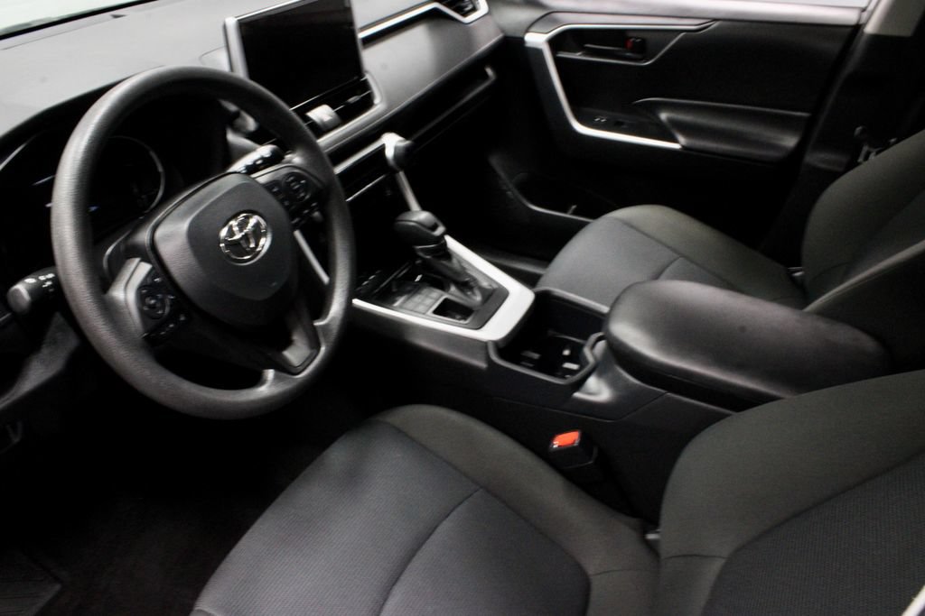 Used 2025 Toyota RAV4 LE AWD/4WD image 23