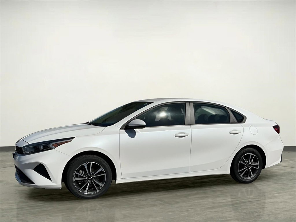 Used 2024 Kia Forte LXS image 2