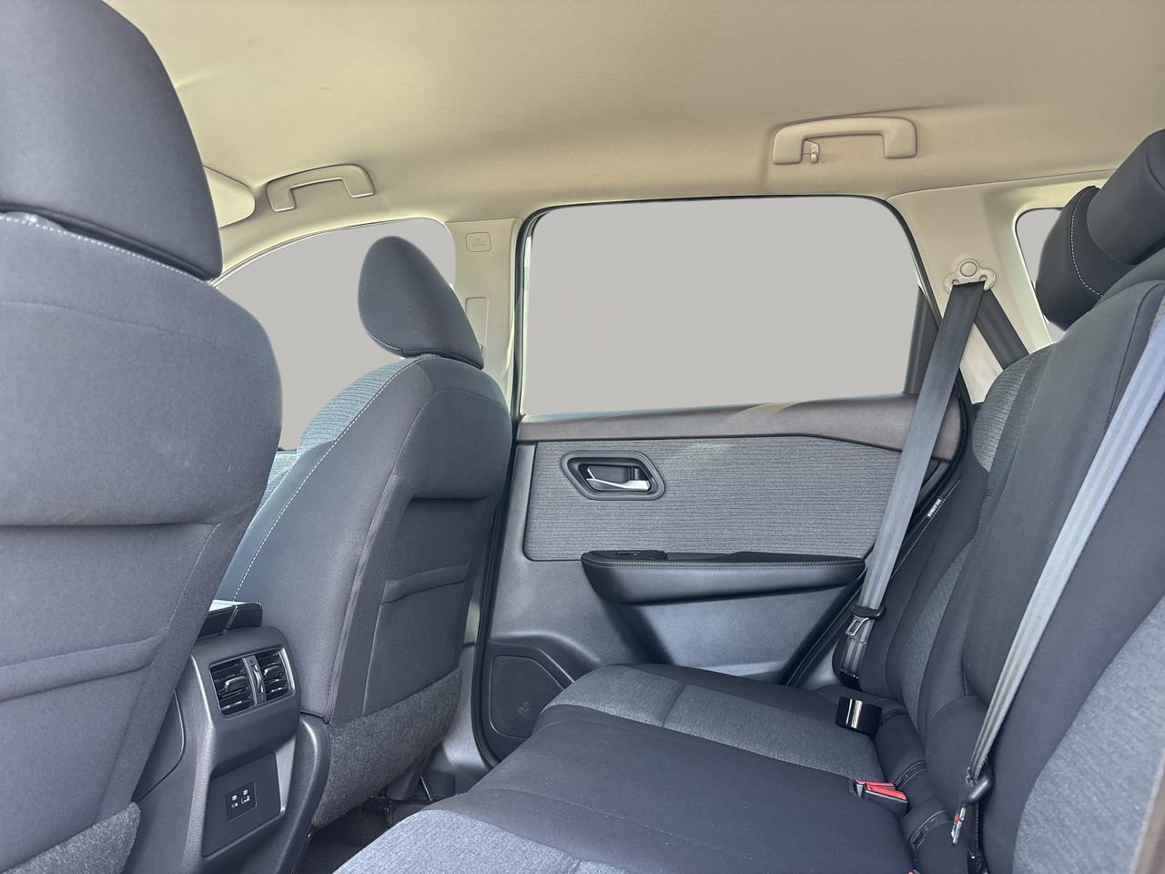 Used 2021 Nissan Rogue SV image 22