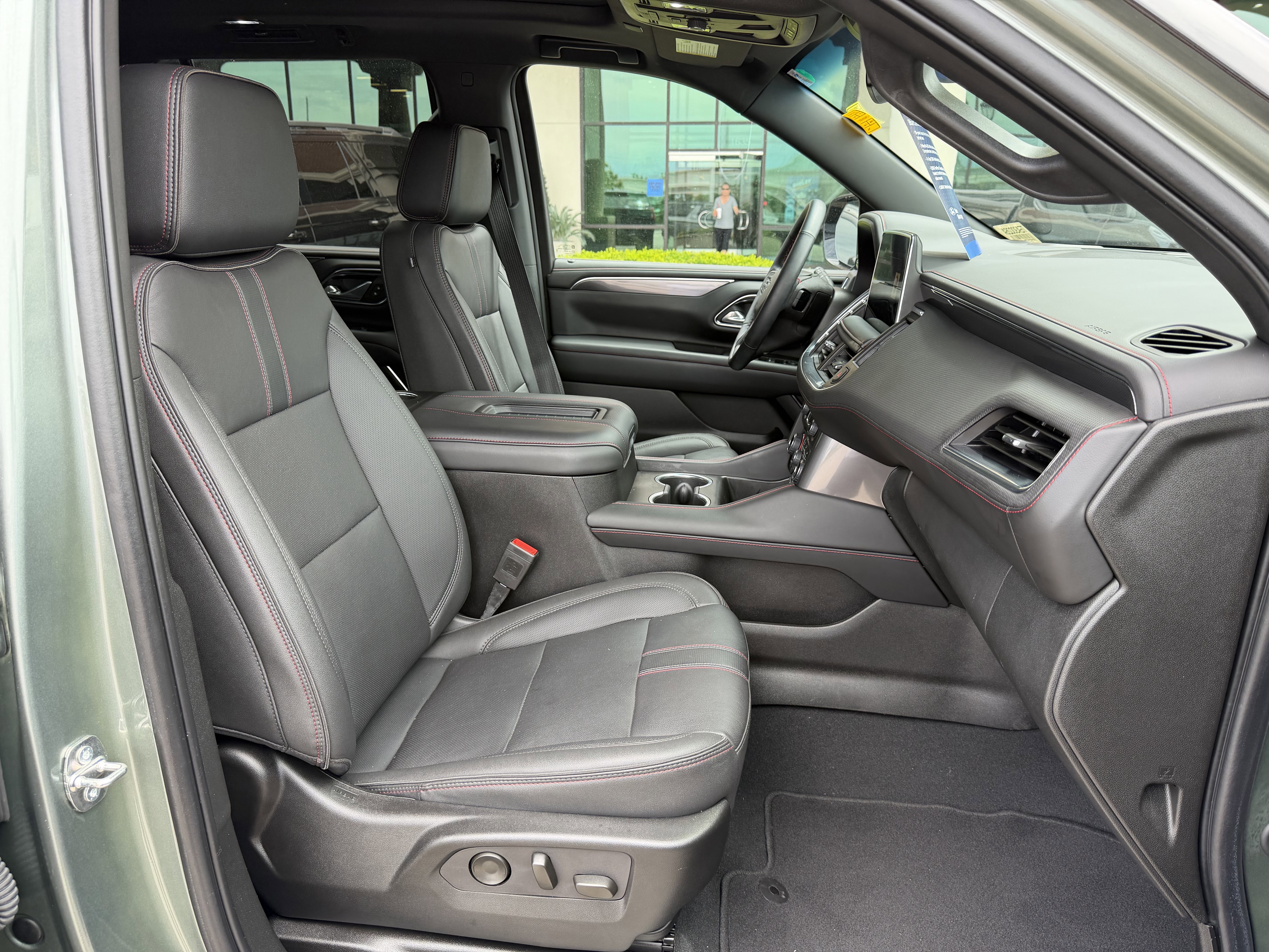 Used 2024 Chevrolet Tahoe RST w/ Luxury Package AWD/4WD image 33