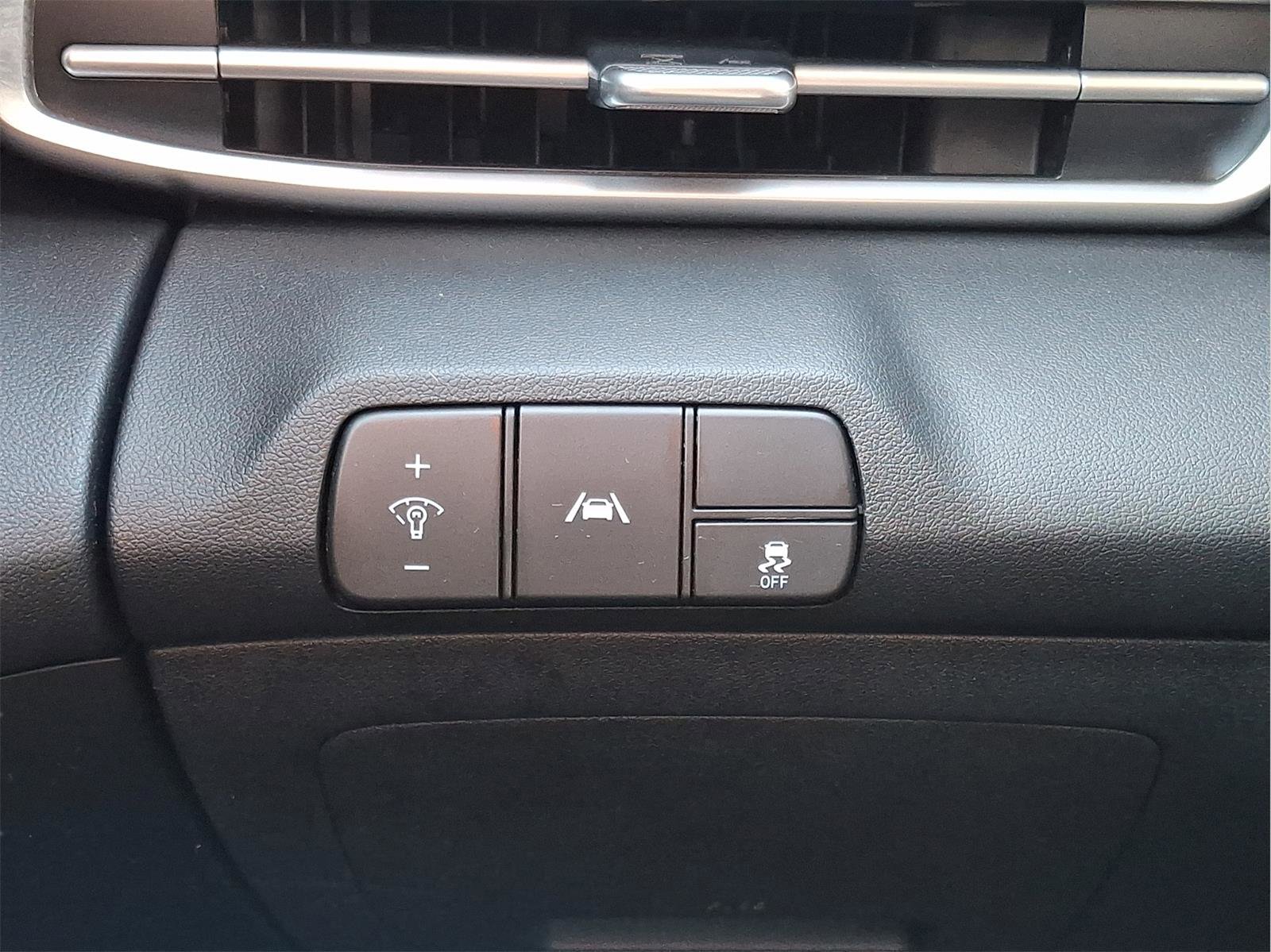 Used 2023 Hyundai Elantra SEL w/ Convenience Package image 24