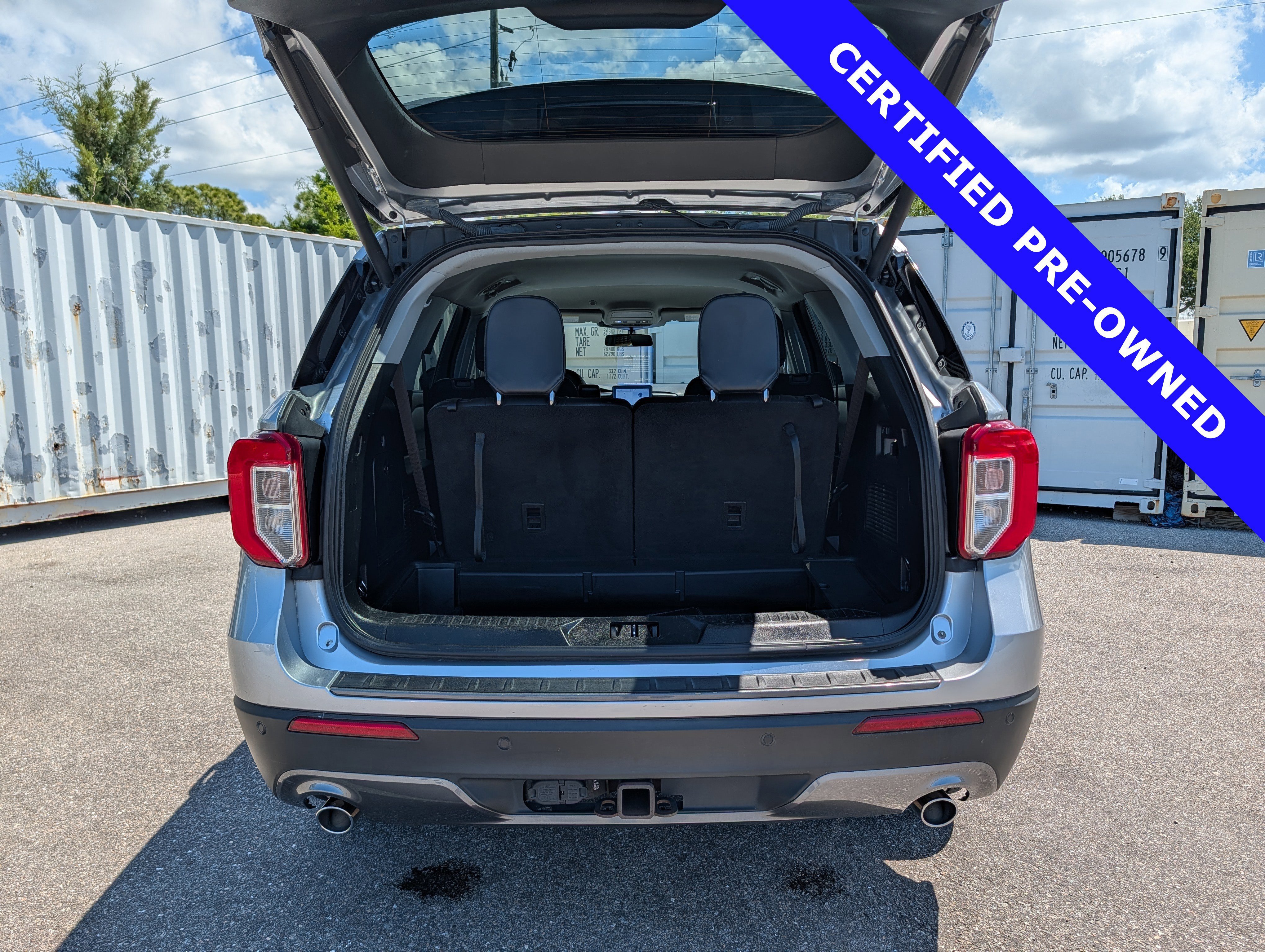 Certified 2022 Ford Explorer XLT w/ Equipment Group 202A AWD/4WD image 13