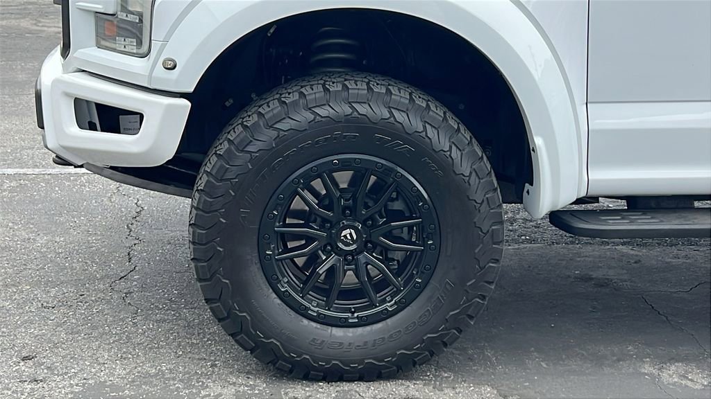Certified 2019 Ford F150 Raptor w/ Equipment Group 802A Luxury AWD/4WD image 8