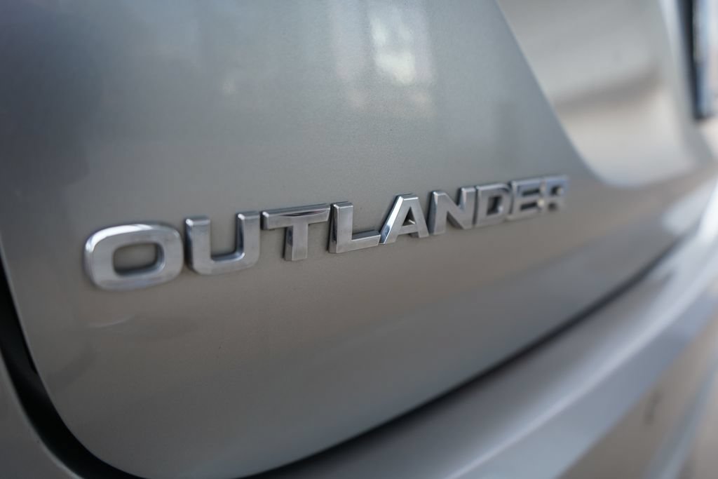 Used 2024 Mitsubishi Outlander SE AWD/4WD image 6