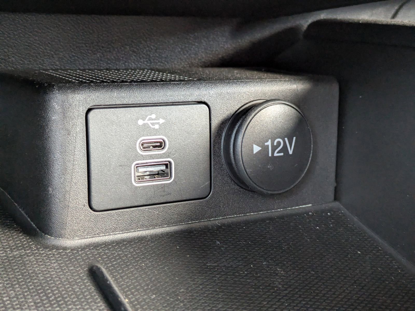 Certified 2025 Ford Escape SE image 23