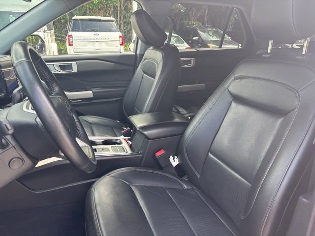 Certified 2022 Ford Explorer Limited w/ Hybrid Equipment Group 310A RWD image 6