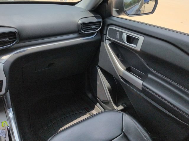 Certified 2021 Ford Explorer XLT w/ Equipment Group 202A RWD image 19