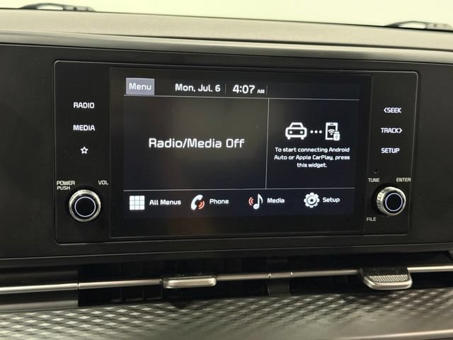 Used 2023 Kia Carnival LX FWD image 25