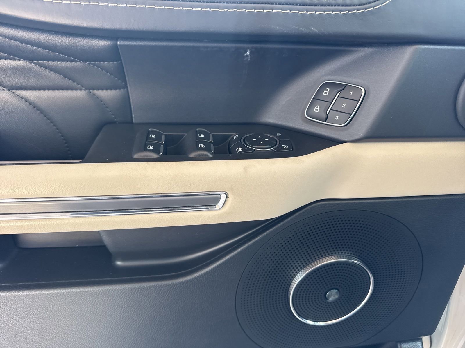 Certified 2021 Ford Expedition Platinum image 29