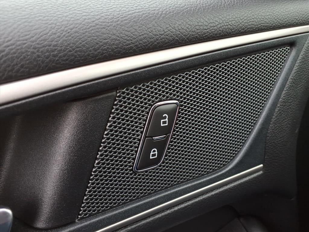 Certified 2024 Ford Edge ST-Line w/ Class II Trailer Tow Package image 18