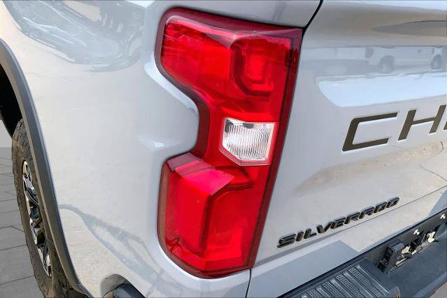 Used 2024 Chevrolet Silverado 1500 ZR2 w/ Technology Package AWD/4WD image 28