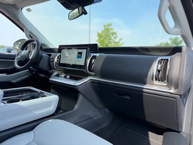 Certified 2025 Ford Expedition Platinum AWD/4WD image 19