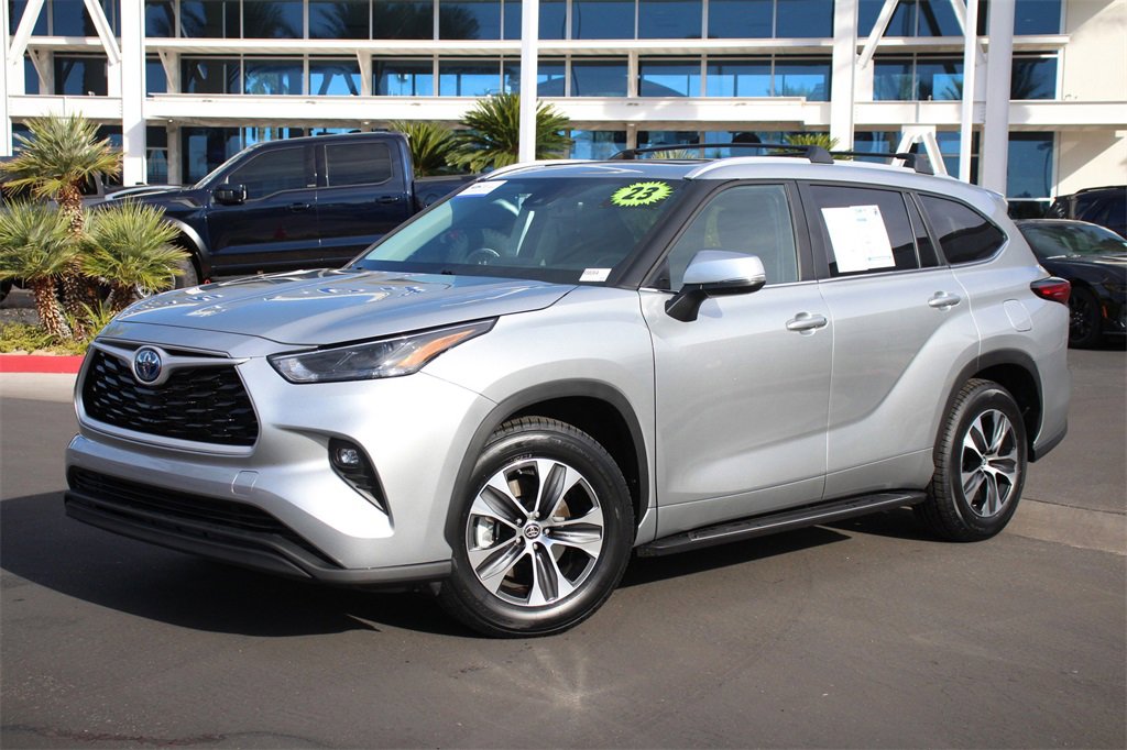 Used 2023 Toyota Highlander XLE