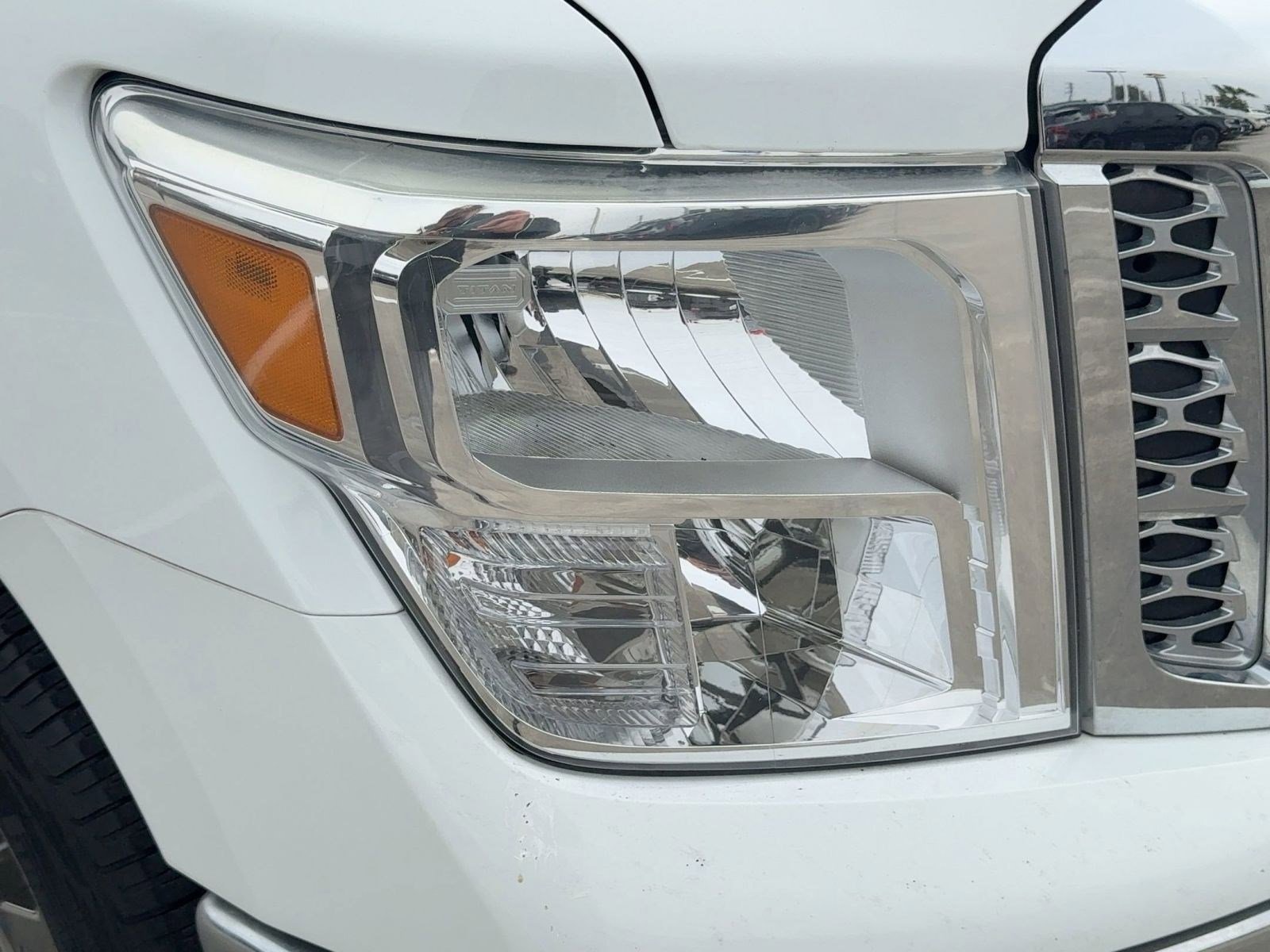 Used 2018 Nissan Titan SV w/ SV Convenience Package image 10