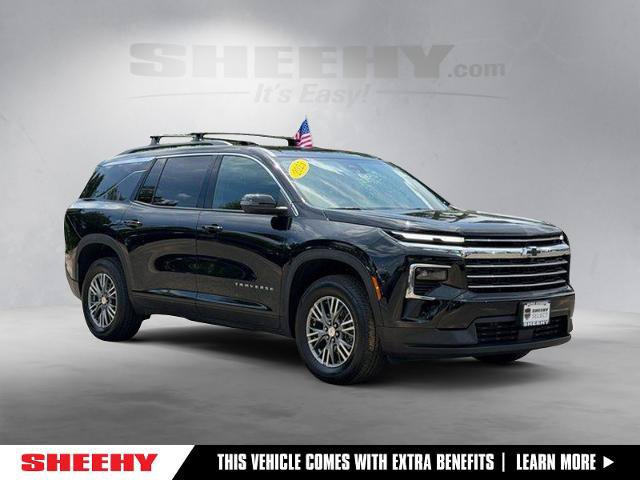 Used 2025 Chevrolet Traverse LT w/ Driver Confidence Package AWD/4WD image 1