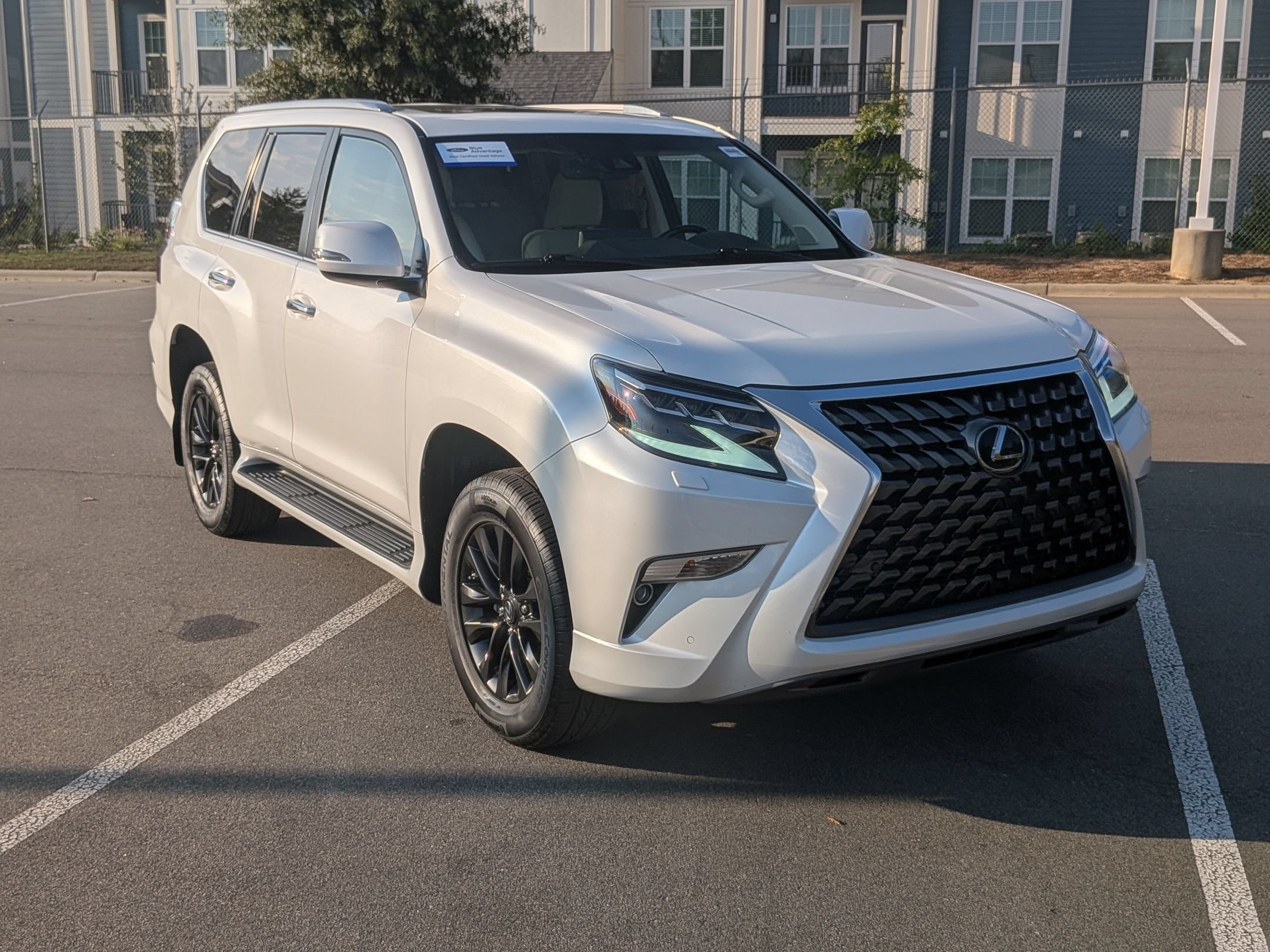 Used 2023 Lexus GX 460 Premium w/ Premium Package AWD/4WD image 2