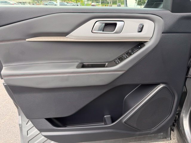 Certified 2025 Ford Explorer Active AWD/4WD image 21