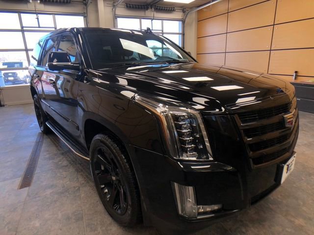 Used 2020 Cadillac Escalade Luxury w/ Escalade Sport Edition image 7