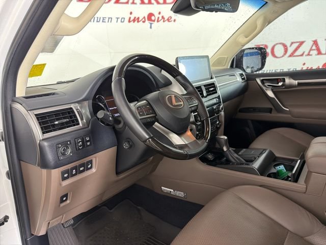 Used 2023 Lexus GX 460 Luxury w/ Sport Design Package AWD/4WD image 12