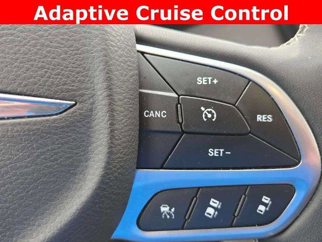 Used 2024 Chrysler Pacifica Limited image 19