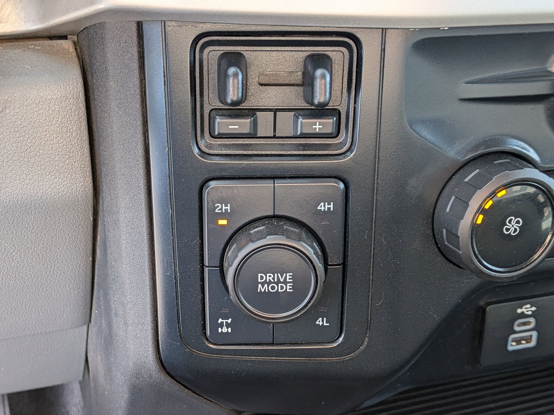 Certified 2023 Ford F350 XLT w/ 360-Degree Camera Package image 25