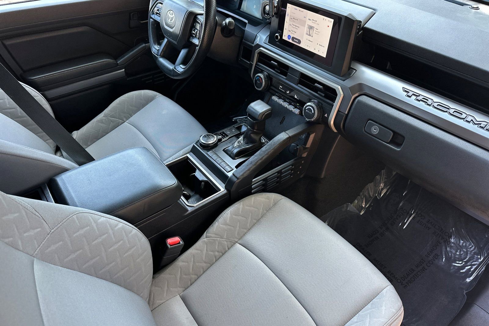 Used 2025 Toyota Tacoma SR5 AWD/4WD image 18