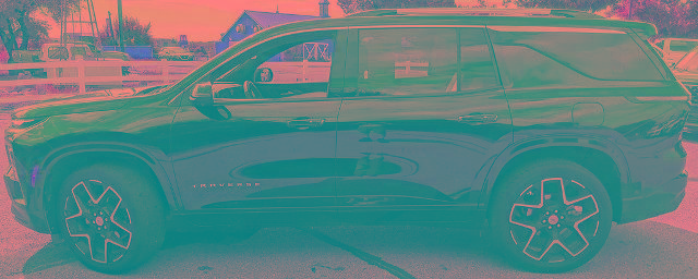 Used 2025 Chevrolet Traverse High Country FWD image 5