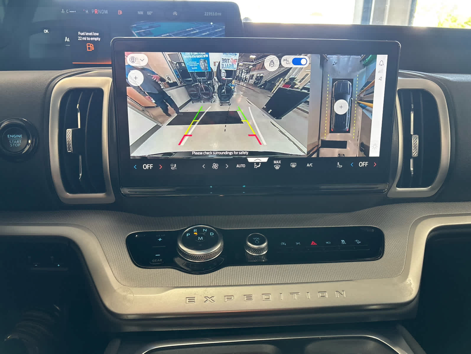Certified 2025 Ford Expedition Active AWD/4WD image 19