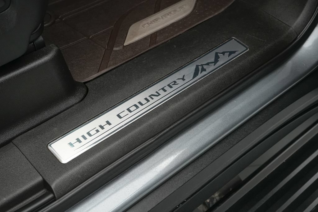 Used 2021 Chevrolet Tahoe High Country AWD/4WD image 31