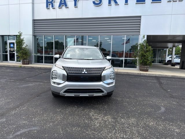 Used 2024 Mitsubishi Outlander SE AWD/4WD image 8