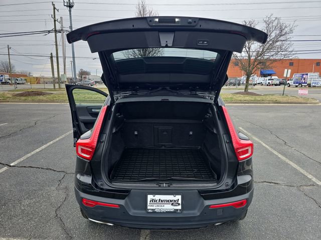 Used 2019 Volvo XC40 T5 R-Design image 25