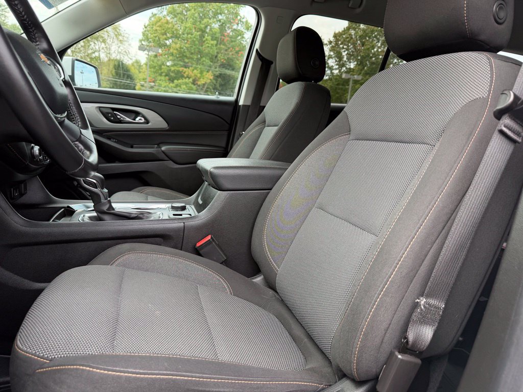 Used 2021 Chevrolet Traverse LT FWD image 11