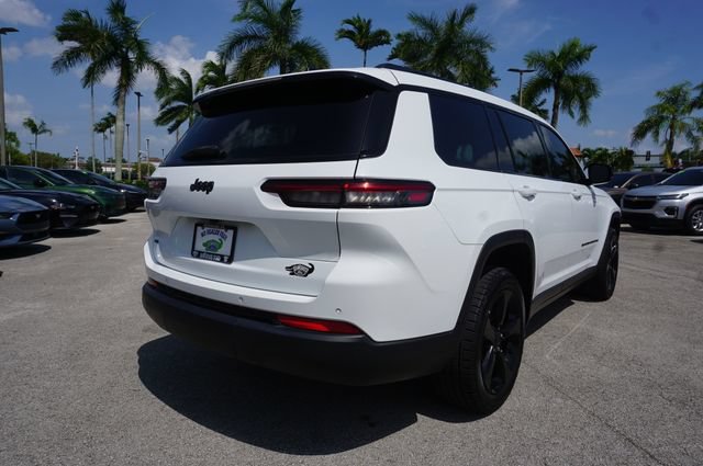 Used 2022 Jeep Grand Cherokee L Laredo RWD image 7