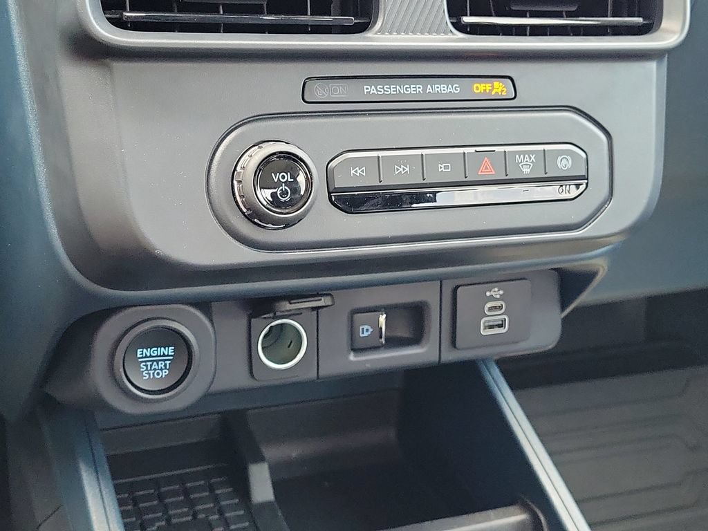 Certified 2025 Ford Maverick Tremor AWD/4WD image 29