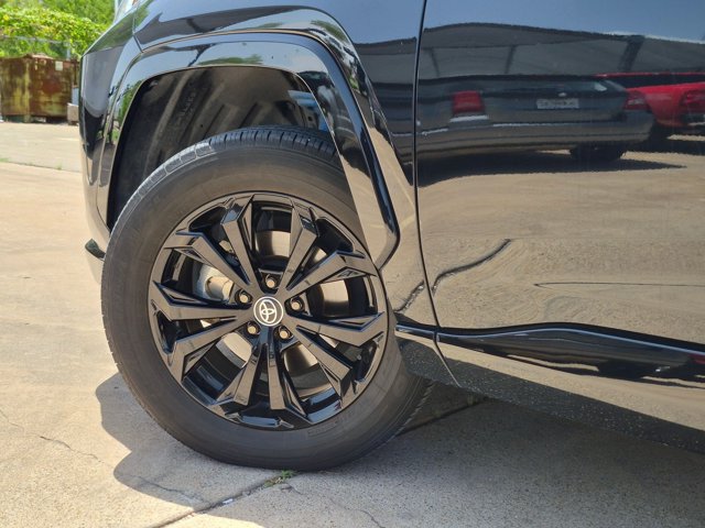 Used 2022 Toyota RAV4 SE AWD/4WD image 5