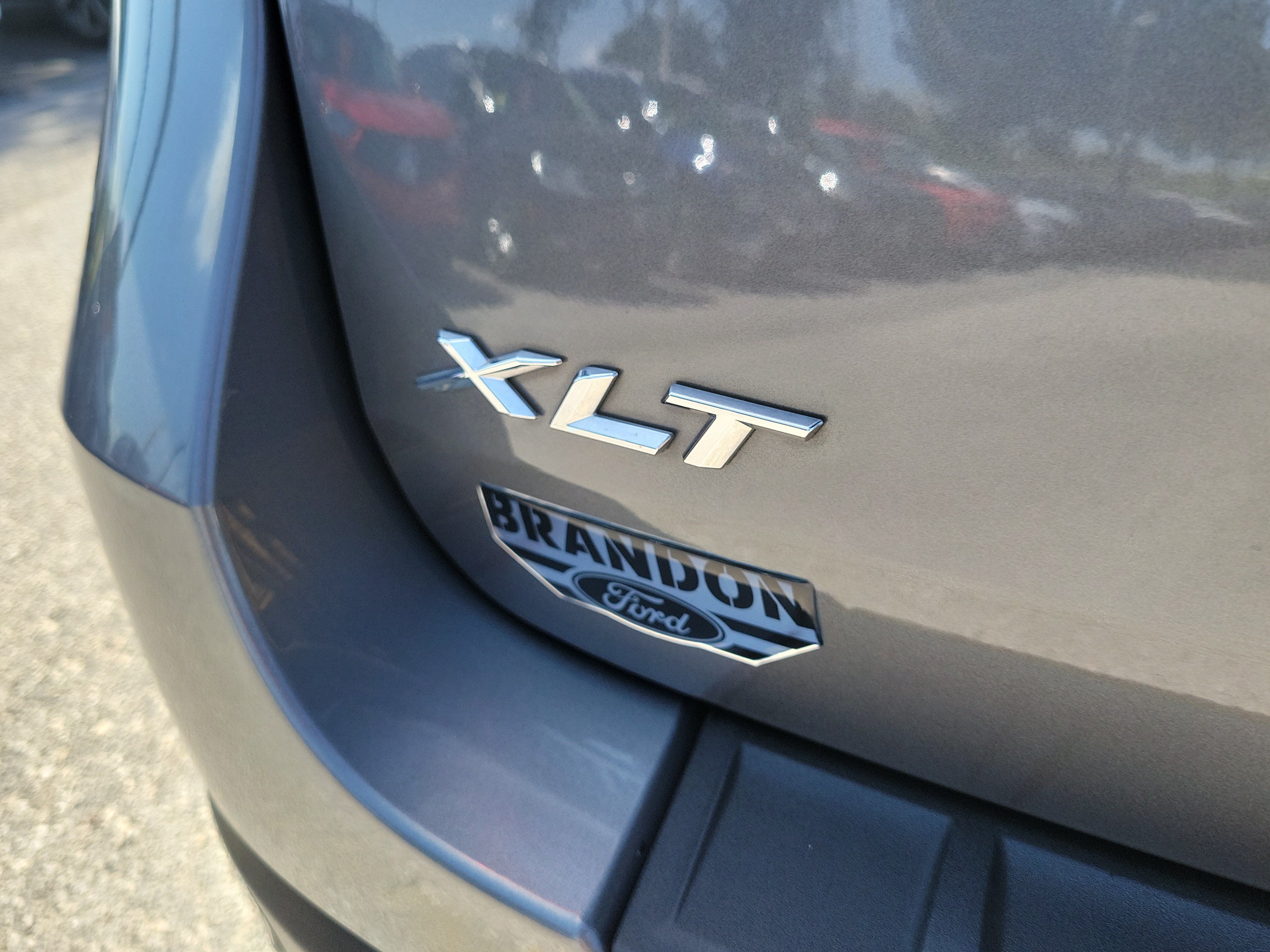 Certified 2023 Ford Explorer XLT w/ Equipment Group 202A RWD image 9