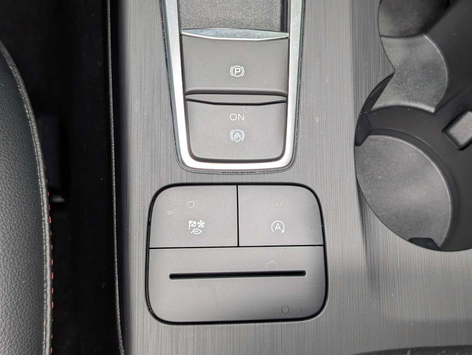 Certified 2021 Ford Escape SEL w/ SEL Stealth AWD Package image 30