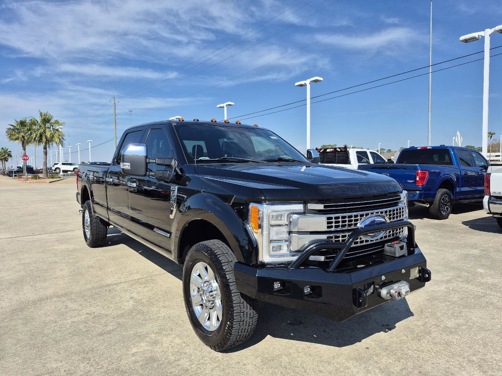 Certified 2018 Ford F350 Platinum w/ Platinum Ultimate Package image 6