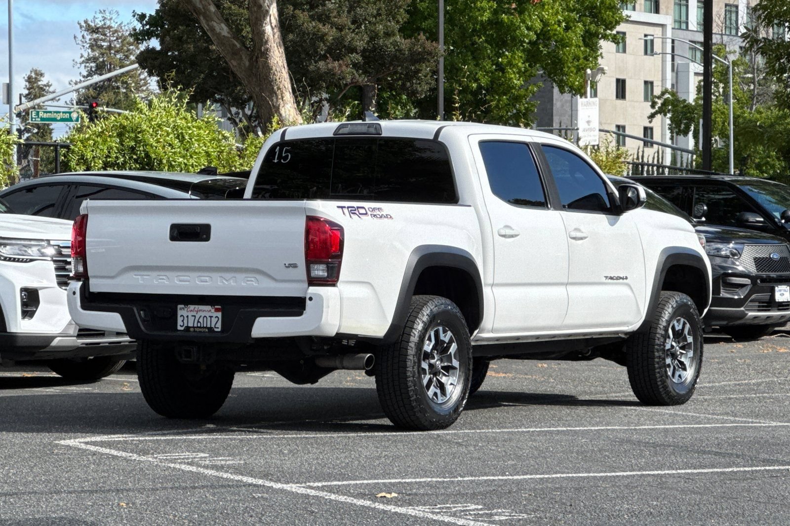 Used 2019 Toyota Tacoma TRD Off-Road w/ Technology Package RWD image 4