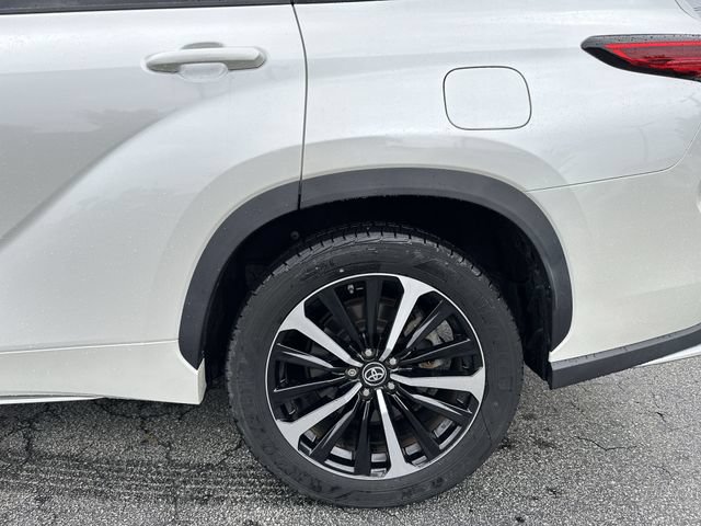 Used 2021 Toyota Highlander XSE FWD image 10